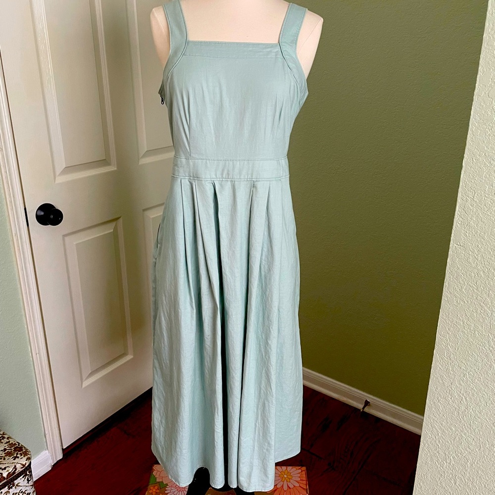 NWT Pale Green Tea Length Dress Sz 4